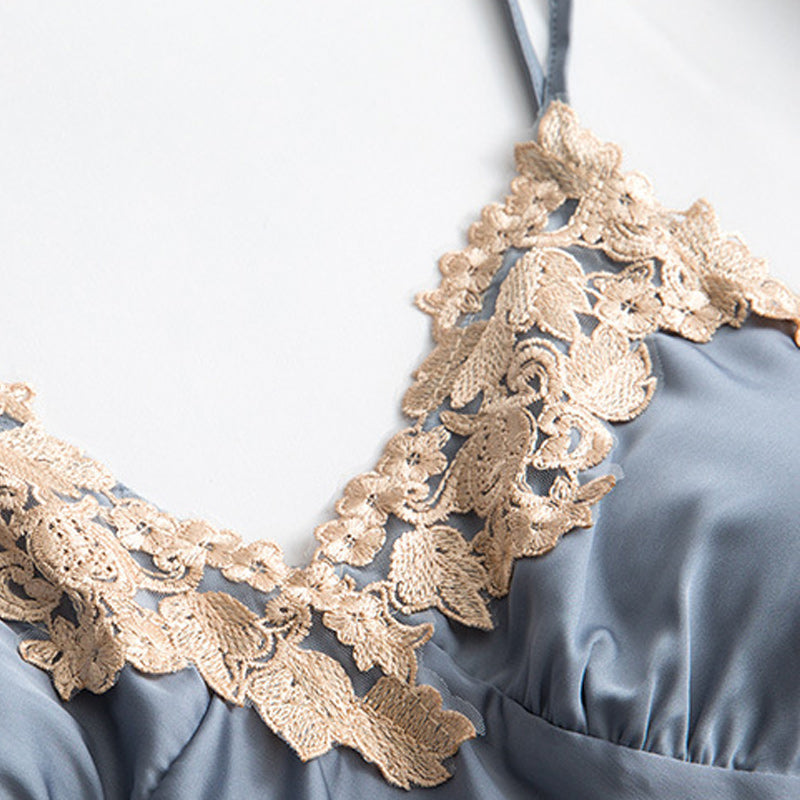 Zachte comfortabele pyjama van ijszijde met kant