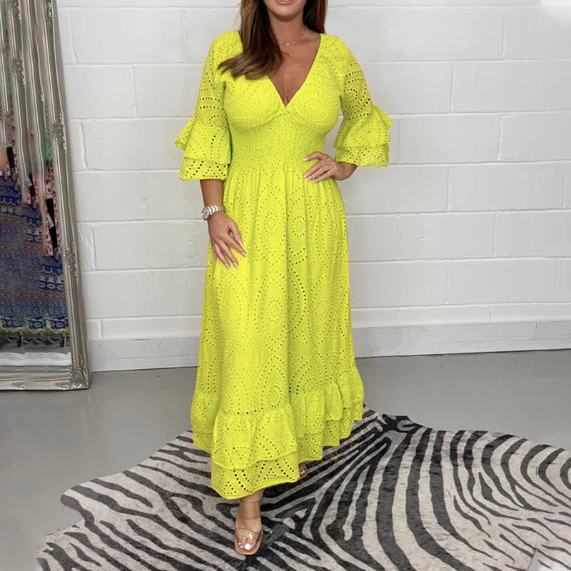 Midi-jurk met geborduurde Anglaise ruches aan de mouwen