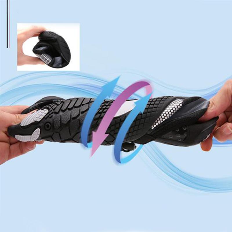 Nieuwe antislip aquaschoenen voor buiten