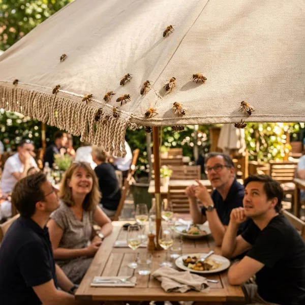 bijen onder parasol