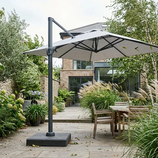 Stokparasol of zweefparasol bij wind
